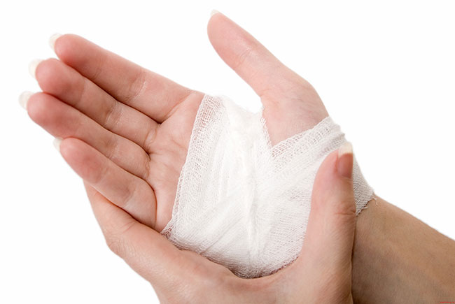 cách cầm máu nhanh khi bị đứt tay