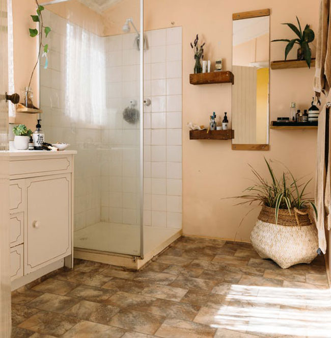 sử dụng cửa kính trong suốt