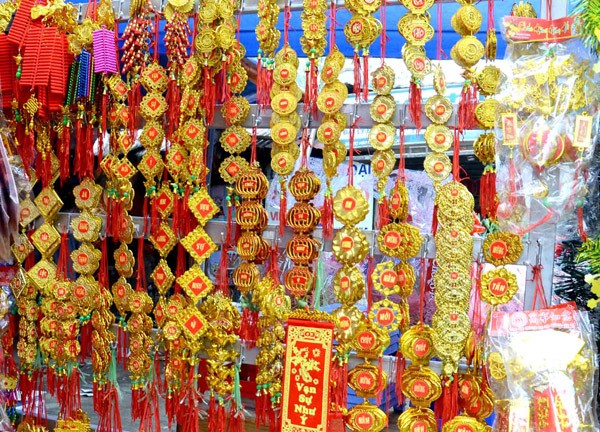 day-may-man-trang-tri-ngay-tet