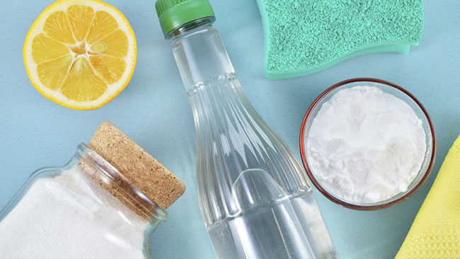 Cách 3: Sử dụng baking soda và giấm