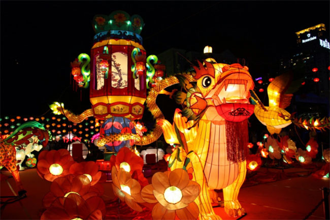 phố đi bộ nguyễn huệ vào trung thu