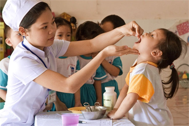 trẻ uống vitamin a khi nào